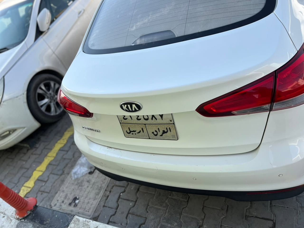 سيراتو موديل 2018 اربيل خليجي بيها قطعه فقط تبديل باب نفس الون طبق الاصل  السعر130$ واذا مراوس بسورنتو 15/16وانطي فرق  رقم الهاتف التواصل فقط واتساب ***********

