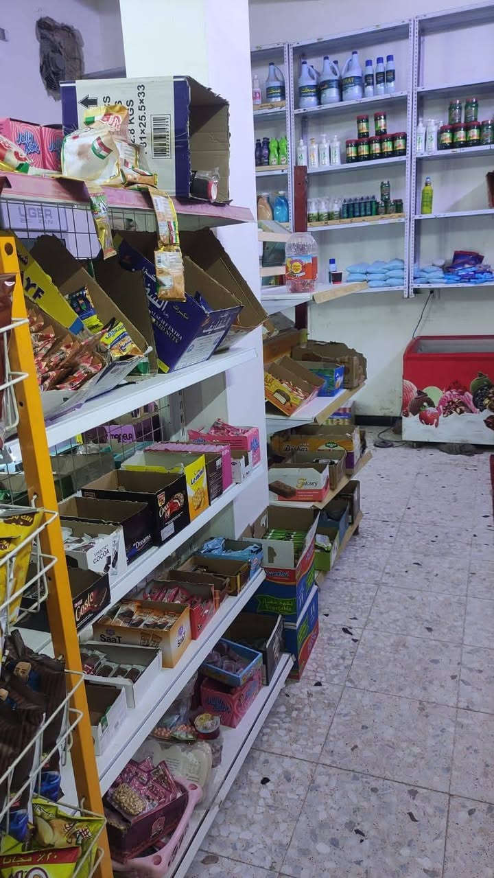 سلام عليكم (مكلف بالنشر)

اسواق للبيع على الشارع العام تحتوي على 6 عارضات ايكور عمودية  و2بطحية وحده للمحل واحده مال ابو الموطة 
وتحتوي على سفينة 2 
وسلات جبس 2 
ايجار المحلات 250
الموقع حي طارق القديم مقابيل افران النرجس 
للاستفسار الاتصال على الرقم 
 ***********
