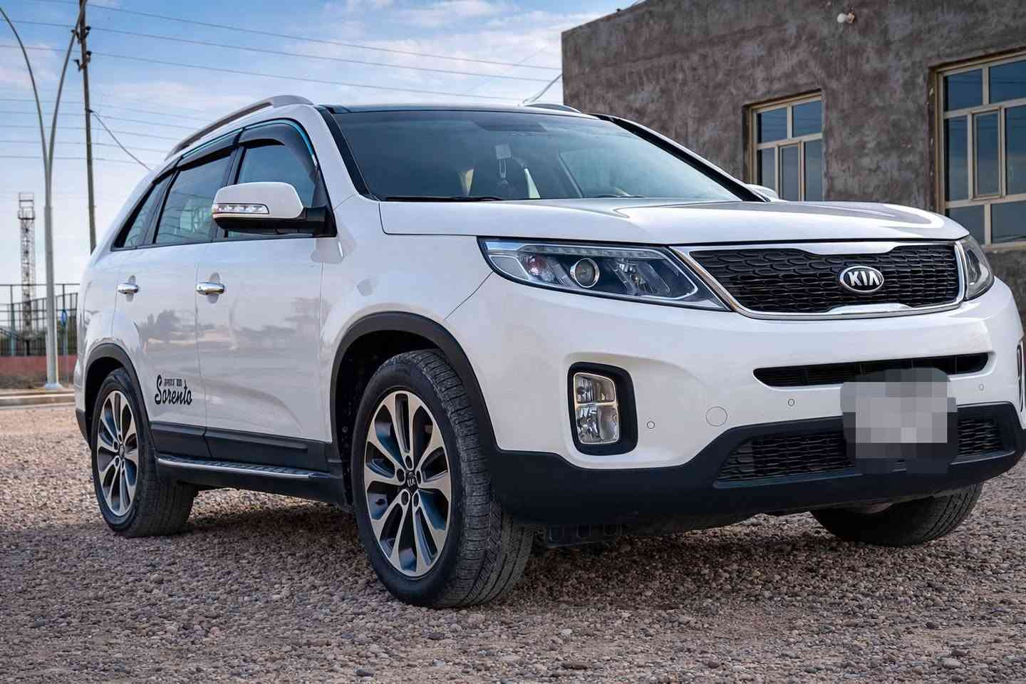 سورنتو موديل 2013 شكل 14 جديدة السيارة ماشية 111000 الف كيلو حقيقي محرك 6Vرقم الانبار فول مواصفات بنوراما بصمة تشغيل بيها ملاحظات بسيطة  السعر 180 ورقة وبيها مجال بسيط***********
