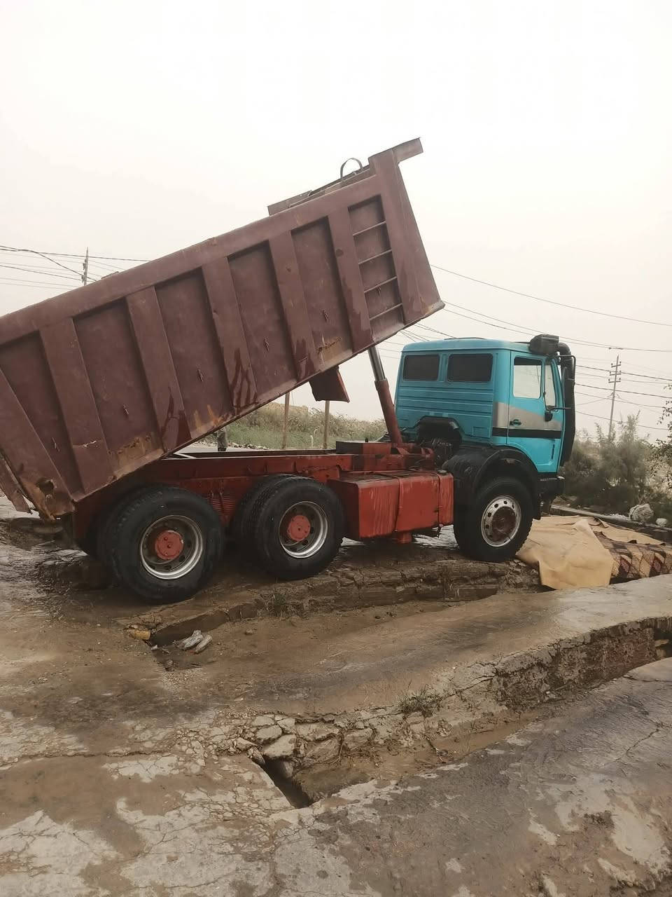 سياره البي موديل 75 مكينه 130 كير 111 مجموعه افيكو شاصي غير مكفول رقم نينوى صدامي بالسنويه راس تريله سعرها 115 وبيها مجال والشاصي غير مكفول وصاحبهه الشرعي عنوانه موصل بعشيقه السياره حالياً موجوده بالديوانيه بالحمزه الشرقي وهذا رقم صاحبها ***********
