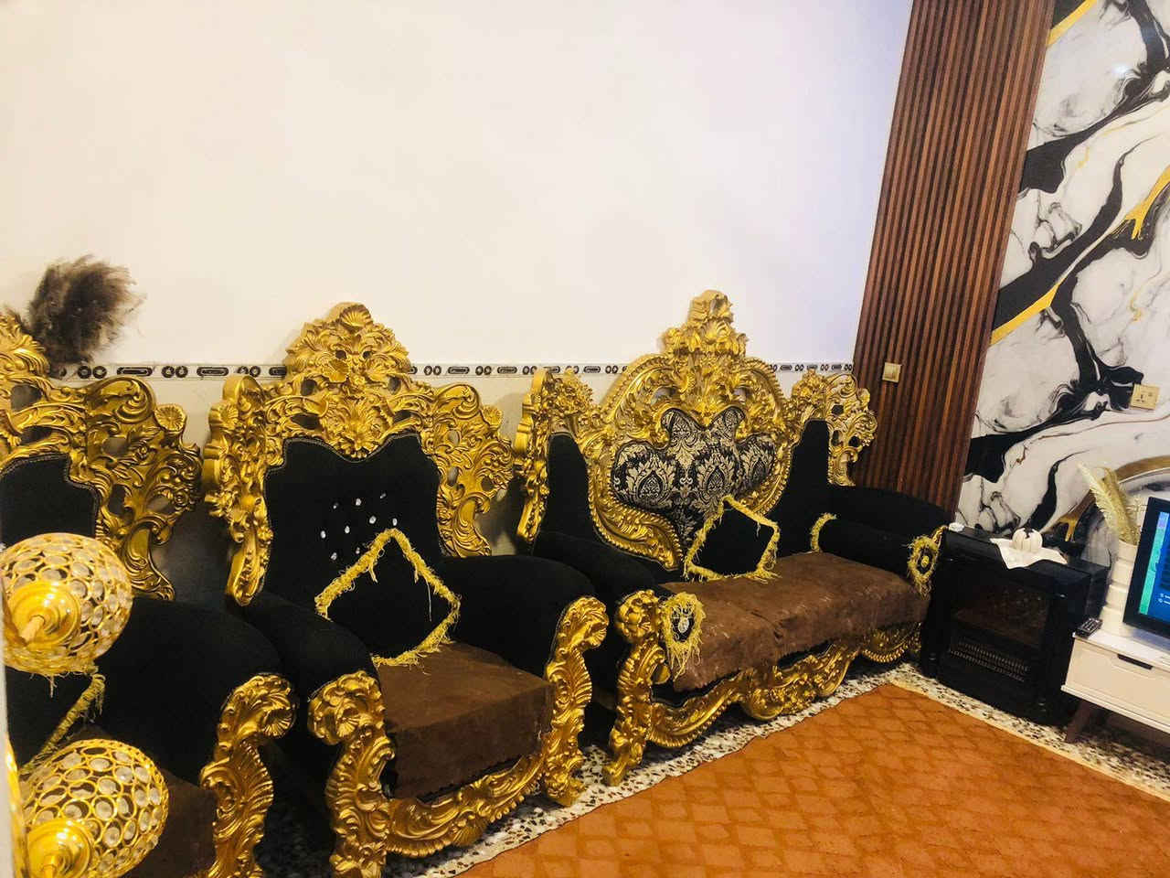 السلام عليكم...
بيت طابو زراعي سند ٢٥,,,,
مساحه.١٢٠م 
زوير قرب مشروع المي الثاني 
قريب على الشارع.
يحتوي على.٤غرف نوم غرفه بلطابق الارضي ٣غرف طابق الثاني مع صحيات.
صحيات عدد ٣,خارجيه وداخليه 
وهول واستقبال مطبخ منور واحد 
السعر ١١٥ بي مجال بسيط 
للاستفسار الاتصال على الرقم التالي 
‏‪***********‬‏ يوجد واتس كذلك
