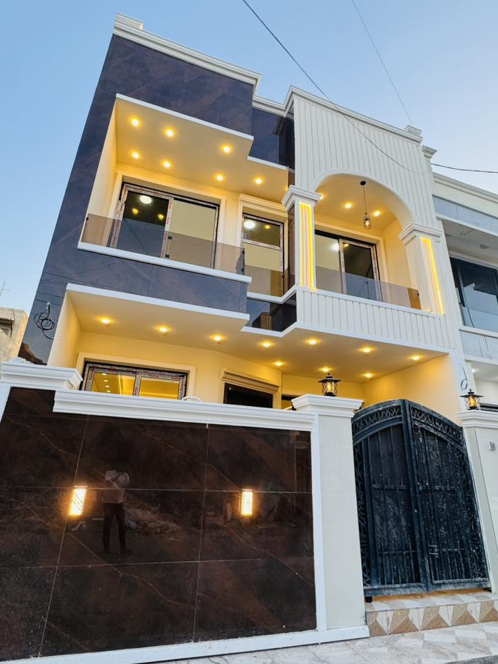 #السلام عليكم
🏠#دار_للبيع   100متر واجهيه 6،25متر نزال 16متر
 بناء طابقين حديث 
يحتوي البيت. ع[3غرف نوم -استقبال -صحيات عدد 2- صالة- ومطبخ] 
البيت شغل درجة اولى مع كامل الخدمات

🔴ملاحضه البيت جاهز للسكن 🔑

⬅️نوع العقار  طابو زراعي سند 25 اقرار محكمه 

⬅️العنوان #بغداد_الدوره_البوعيثه   

⬅️مجمع السلطان الثالث 

🔴للاستفسار  خاص او الاتصال ع الرقم 

 ☎️***********
☎️***********
