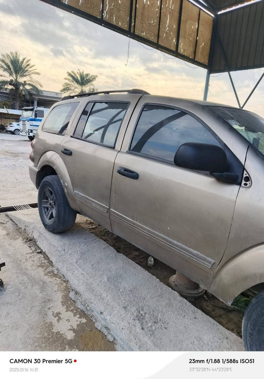 *دوج دورنكو 7راكب موديل/ 2004
رقم دولي21 شمالي صاحبها الشرعي  ببغداد سنوية منتهية صار سنتين   6 /2024 
محركها بلاد كير جديد
حدادية نظيفة
عطل حساس كنترول كيلومتر مامصلحه لعدم التفرغ نقص فقط فان التبريد الداخلي 
وحادثها ومصلحه في الشاصي الحديد من صفحة التايرالأيمن مصبوغه عام 
تايرات 80% باتري جديد سياره حلوه من الدواخل كهربائيات كلها شغاله ويلادي 
السعر/53وبيها مجال للجادين ..
رقم موبايل ***********
