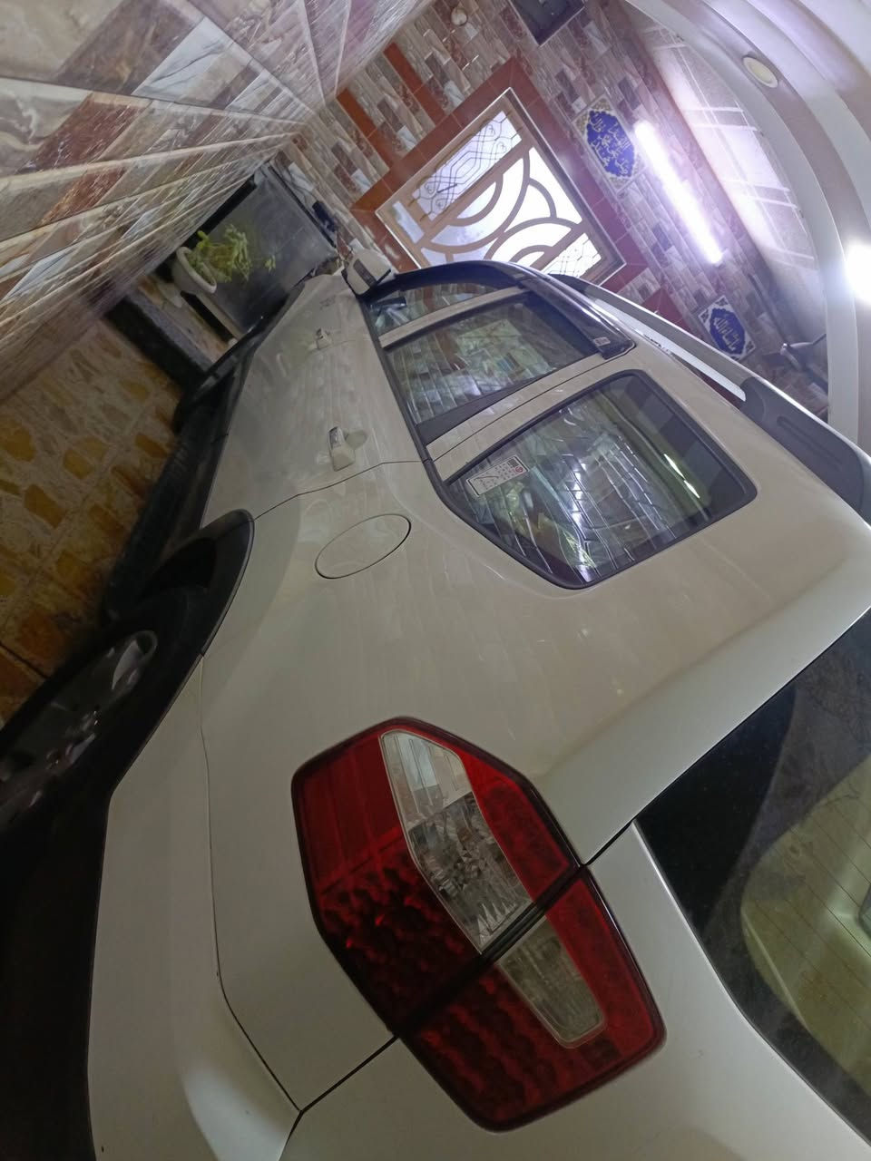 سلام عليكم سياره مهافي لبيع مديل 2012 بغداد بسمي لسياره فول مواصفات واحد عل واحد  لسياره منضومه بانزين جديده منضومه زنون سكن علي ناصي مكينه كير خير من الله لسعر 148 لاستفسار *********** اراوس فقط جيب
