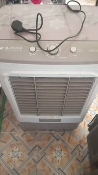 مبردة للبيع مستعجل كلش  مشتغلة شهر واحد بس السعر ١٠٠ الف قفل  الاتصال ...