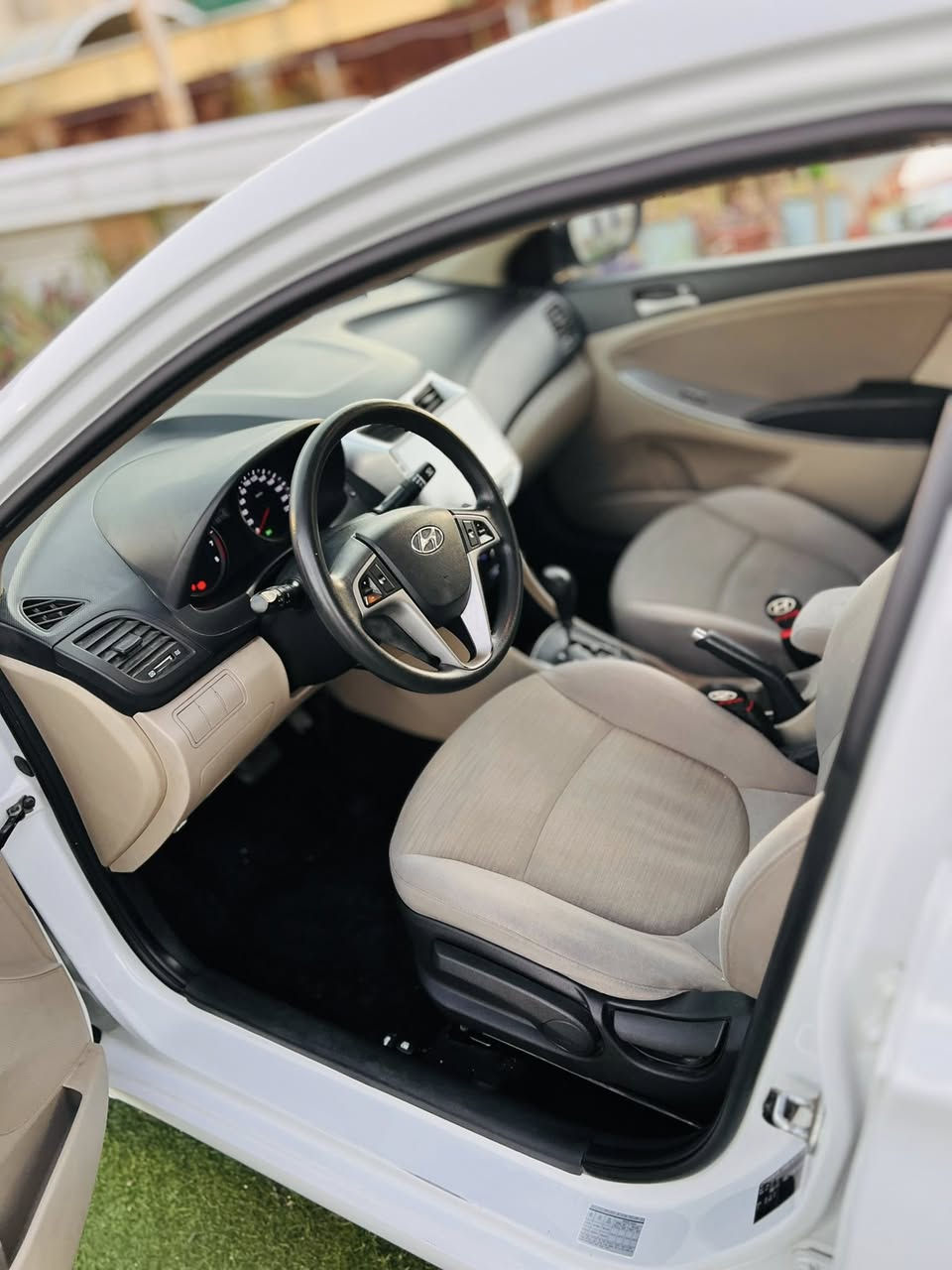 فقط بيع 
أكسنت خليجي (2018)
فتحه 
5ويل كب
شاشه ايباد 
محرك 1800 
ماشيه (65 ) 
فول مواصفات
رقم بغداد ب اسمي سنويه هزه رقم كله جديد 
مكفول من الحادث والتبديل 
صبغ دوسه يمنى 
مكان بغداد العامريه 
***********
