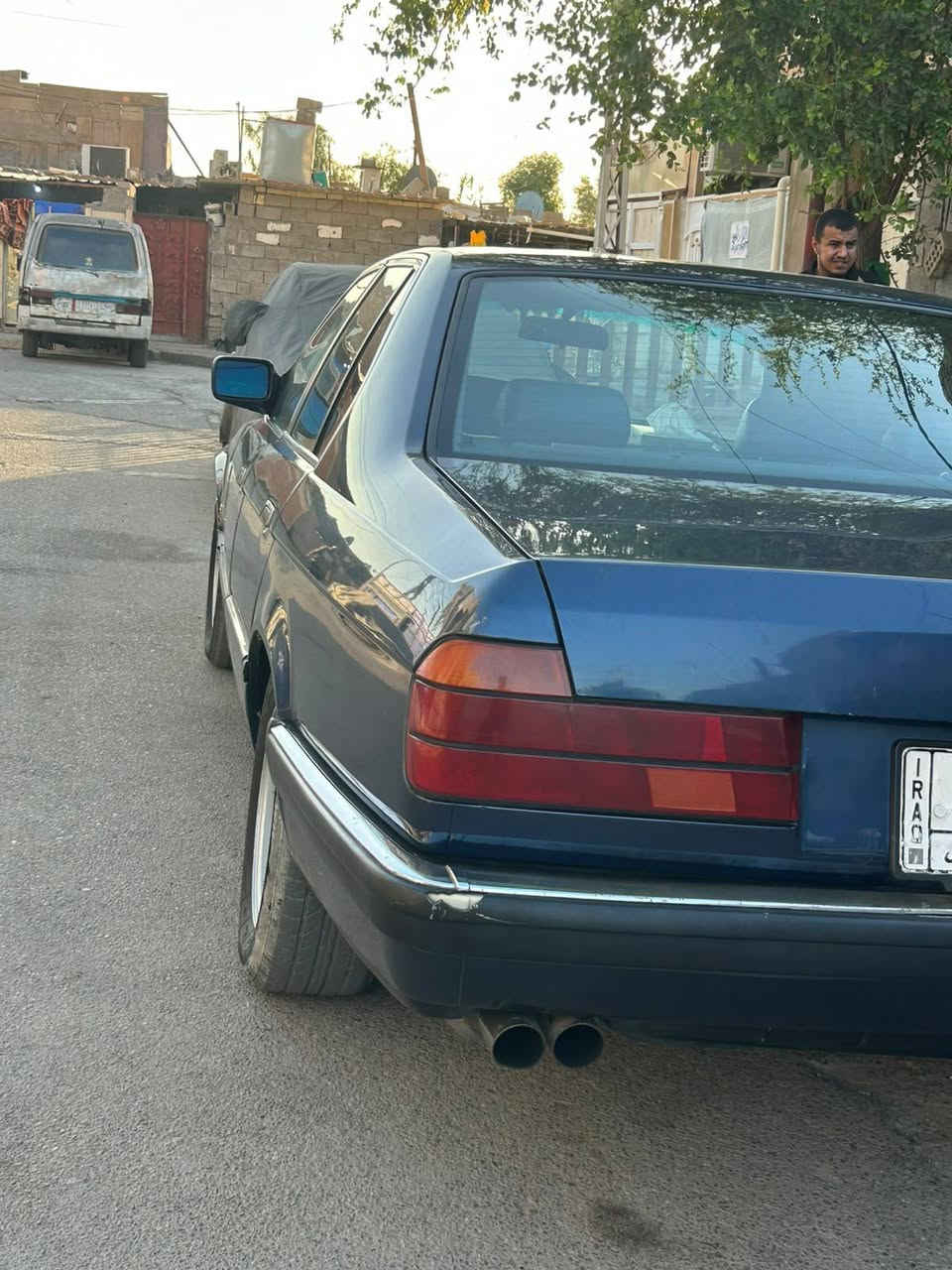 السلام عليكم
للبيع بي أم 735كامل مواصفات كير ومكينه مكفولات تبريد تدفئة شغال تخم تاير جديد صدر امامي خلفي جديد مكفوله من ضربه مصبوغه صبغ جديد فتحه شغاله كشنات كهرباء 
عنوان بغداد شرط تحويل 
رقم تصال ***********
