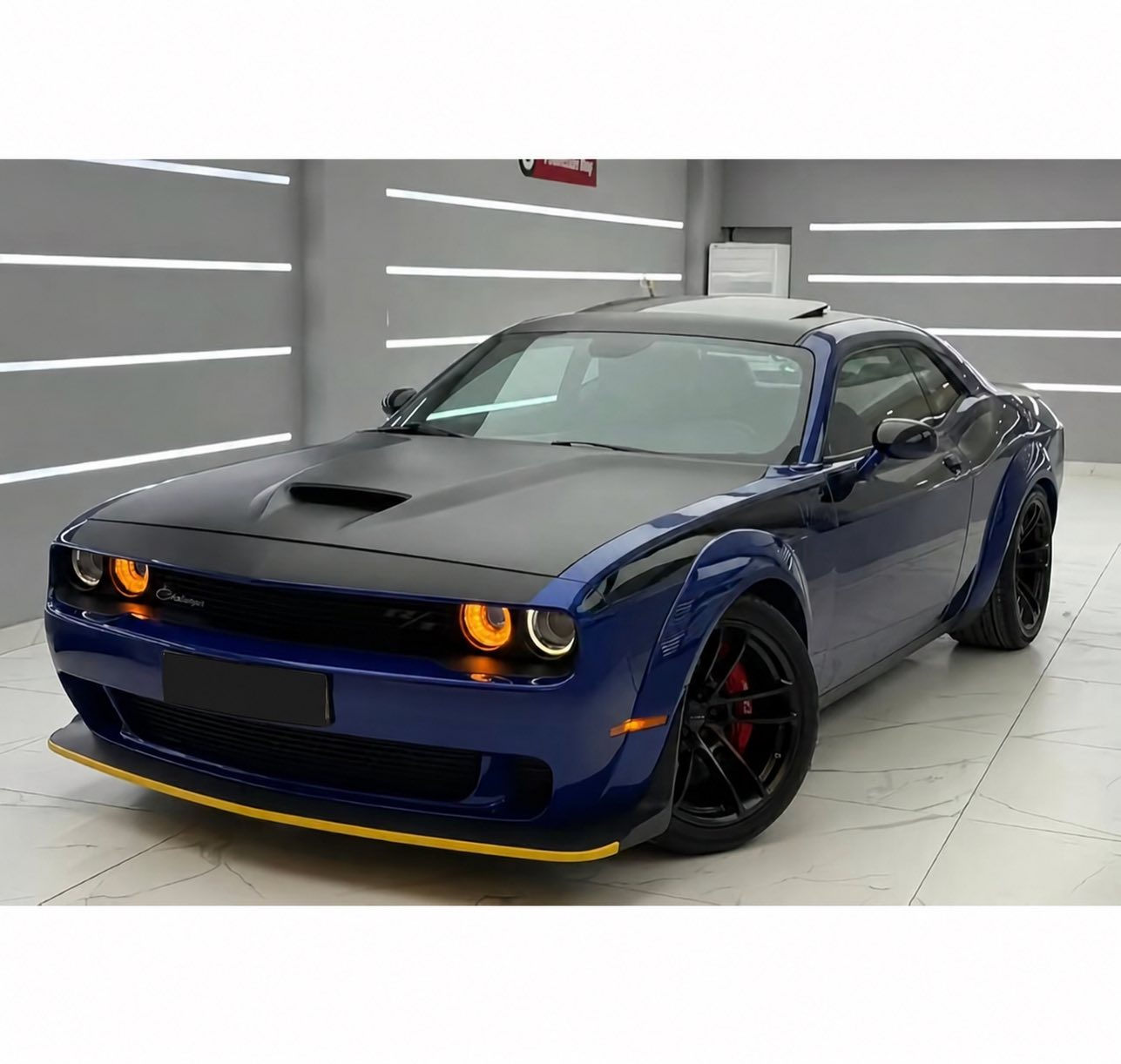 جالنجر وايد بدي T/A 6400 SRT
الموديل : 2021
العداد : 33.000 الف فقط
المواصفات 1/1 اعلى فئة بالجالنجر
دمام هارمن كاردن
(الحادث موضح بالصور ربع جاملغ خلفي فقط وجاملغ امامي 
مبدل نفس اللون )
السيارة مغلفة ppf بالكامل 
مكاني بغداد / ***********
رقم اربيل 
31.000$
