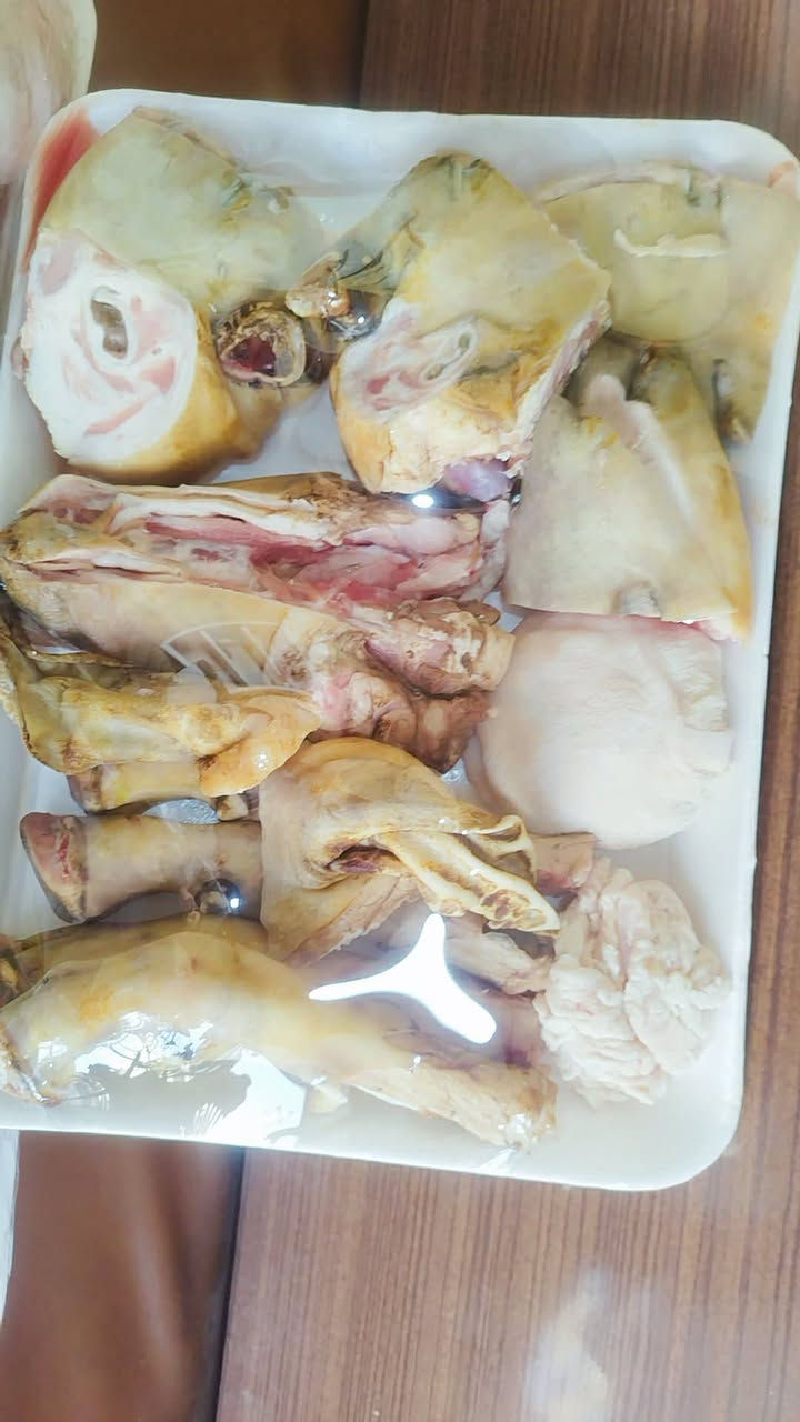 بسم الله 
يتوفر باجات طليان نظاف ومقطعات 
الباجة ب. 15،000
العنوان فلكه براونه مقابيل جسر براونه 
تواصل ***********. يتوفر واتساب
