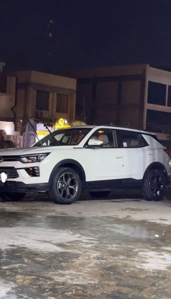 للبيع – سانغ يونغ كوراندو 2024 
 • الموديل: 2024 ((رقم بغداد))
 • القير: أوتوماتيك
 • اللون: أبيض
 • المحرك: 4 سلندر / 2000 
 • الوقود: بنزين

المواصفات:
 • شاشة لمس
 • كاميرا خلفية
 • حساسات امامي خلفي
 • تحكم بالمقود
 • مثبت سرعة
 • تكييف قوي ❄️
 • مرايا كهرباء
 • زجاج كهرباء
 • قفل مركزي
 • أنوار LED
. فتحه بانوراما
الحالة:
 • السيارة شبه جديدة ماشيه 40000
 • استخدام شخصي
 • بدون حوادث مكفوله من الدعاميه للدعاميه 
 • الفحص حاضر
السعر 175$
للأستفسار الأتصال على الرقم : ***********
