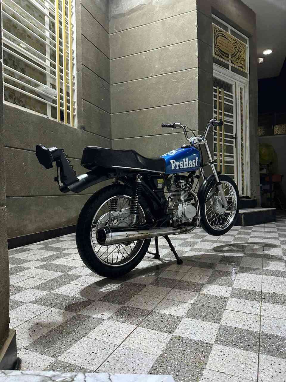 سلام عليكم دراجه للبيع تعمير 25مكينه سيجي براغي صفر مبدل بستم شاصي 22 شبهه اصولي بليته ورقم شاصي السعر 750 وبيه مجال قليل مكاني شطره  *********** المو شراي گـبـل👍
