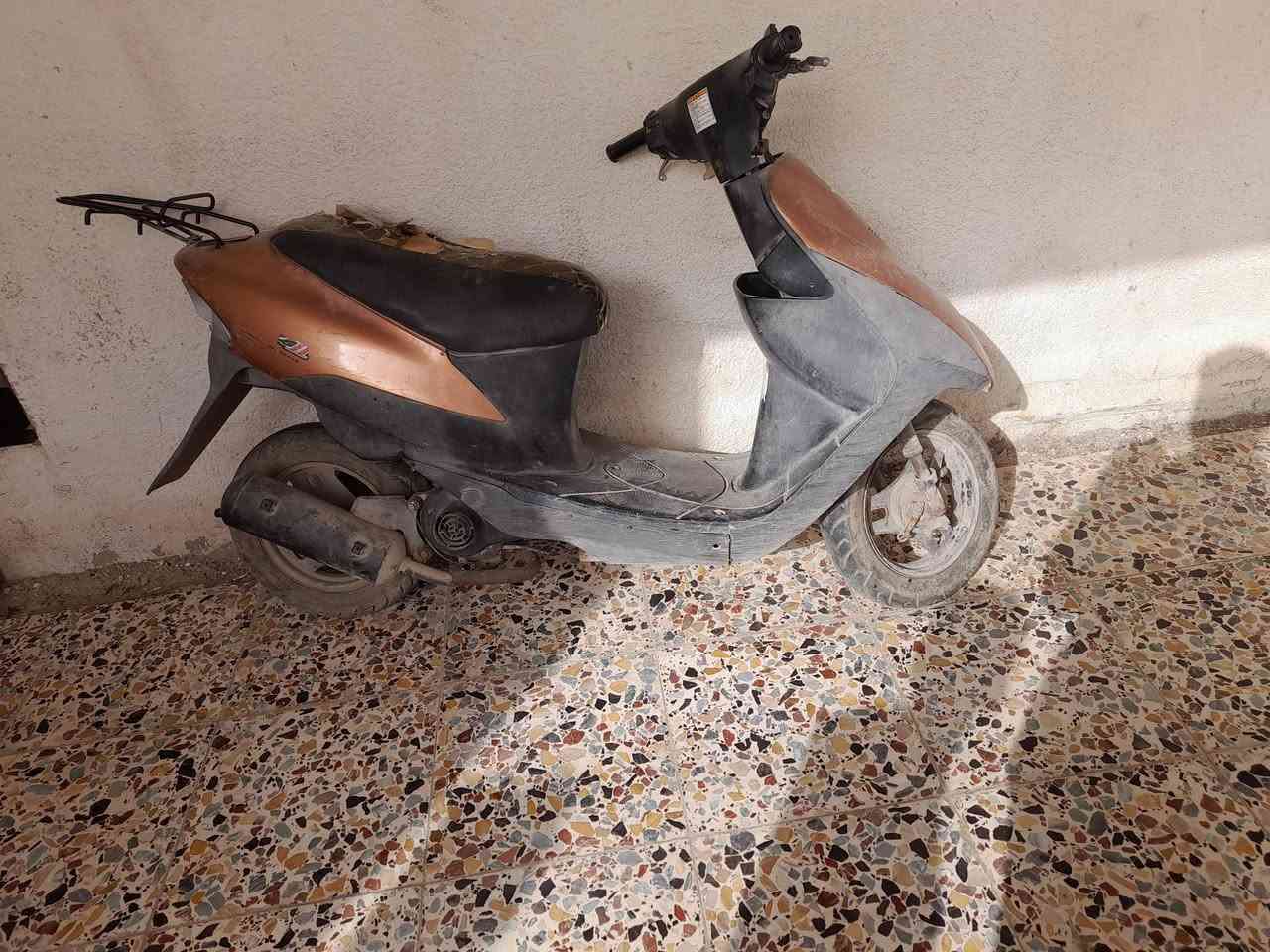 كوم حديد مكينه شغاله بس كاطعه نار
سعر ٧٥
***********
