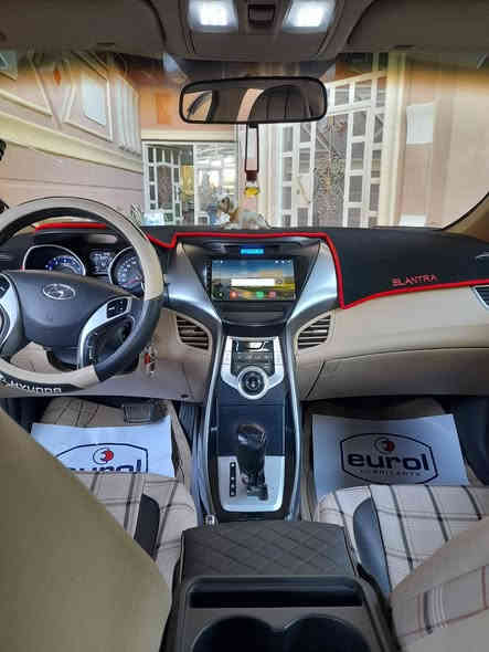 السلام عليكم النترا موديل ٢٠١٢ خليجي محرك ١٨٠٠ كامل مواصفات فتحة سقف تخم تاير جديد (كومهو) ويل ١٧  تبريد تدفئه السيارة ( GLS) حدادية أمامي خلفي جديد كوري اصلي بطارية جديدة السيارة جاهزة بيها قطعتين صبغ الباب الخلفي عكس السايق والجاملغ الأمامي عكس السايق بدون دواخل  رقم بغداد بأسمي السعر ١١٥ مع مجال بسيط ***********
