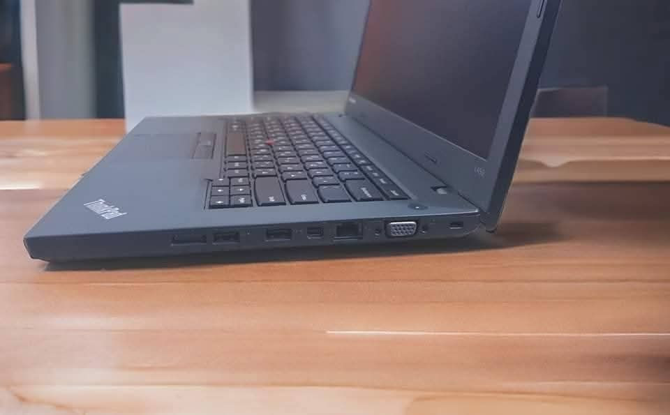 لينوفو lenovo  من نوع L450  بمعالج كوراي فايف من ذوات الجيل الخامس ورام 8  كيكا  وهارد 256 كيكا SSD  وكرت شاشة  ٤  كيكا  شير  

♦️LENOVO L450 

♦️Core i5 - 5       
معالج كوراي فايف 5- الجيل الخامس  - فئة U

♦️RAM: 8GB - DDR3
رام 8 كيكا - نوع الرام DDR3 

♦️Hard Disk: 256 GB - SSD 
هارد 256 كيكا - نوع الهارد SSD الحديث

♦️GPU0: Intel (R) HD Graphics 620 - 4 GB
كرت شاشة داخلي انتل كرافيكس 4 كيكا 

♦️SCREEN Size: 14 Inches 
حجم الشاشة 14

♦️السعر: ٢٠٠  الف دينار عراقي فقط.
للتواصل 
@Dhah12
او على الخاص 
ملحقات 
♡ حقيبة لابتوب
♡ شاحنة اصلية
ضمان شهر


**إذا كنت صاحب هذا الإعلان وتريد حذفه لأي سبب، رجاءا أرسل رسالة إلى الدعم الفني**