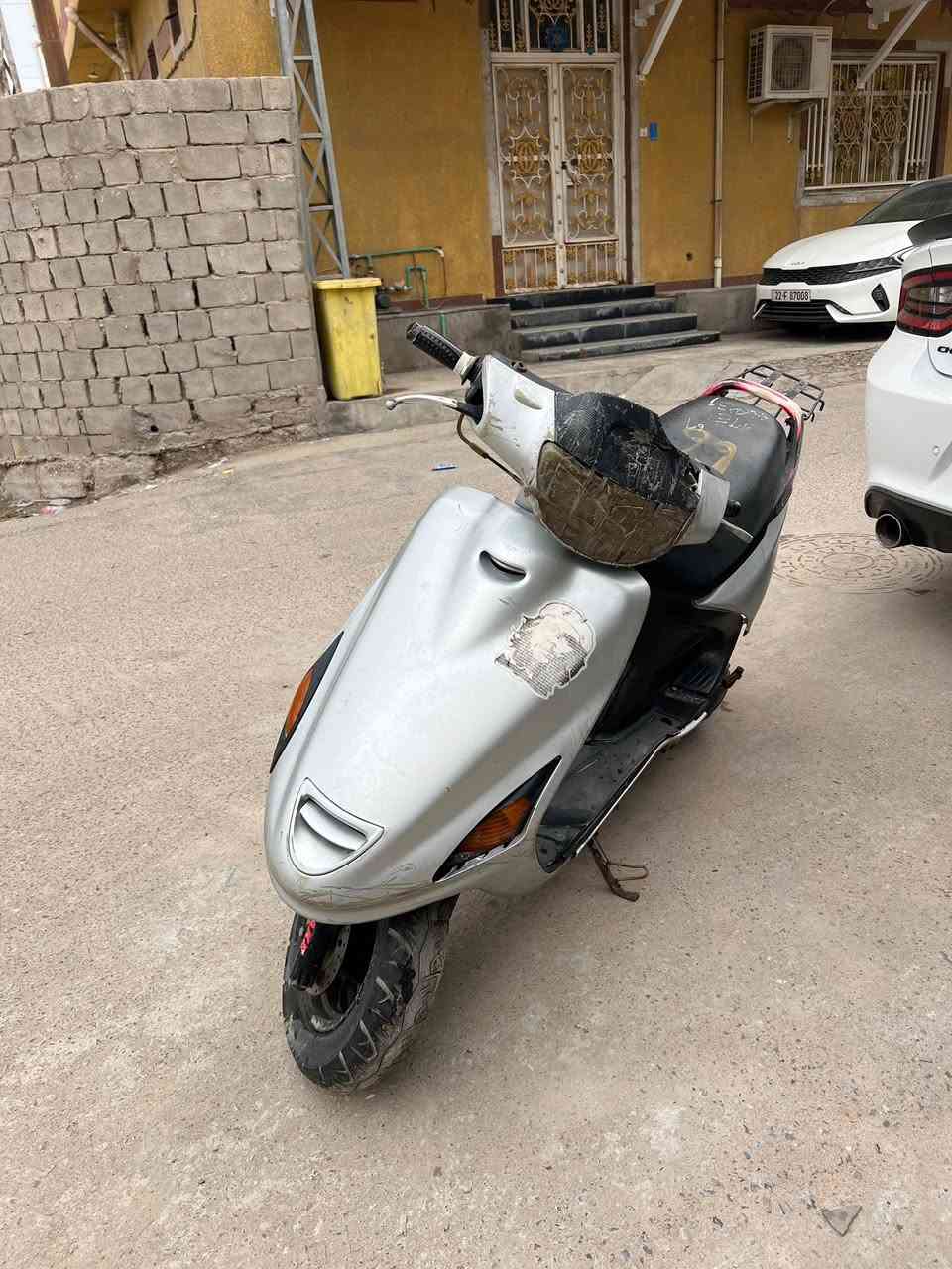 السلام عليكم
دراجه فراشه للبيع 
كامله ما بيه نقص بلاديه
ناقصها تجفيت
سعر 175وبيه مجال 
***********
