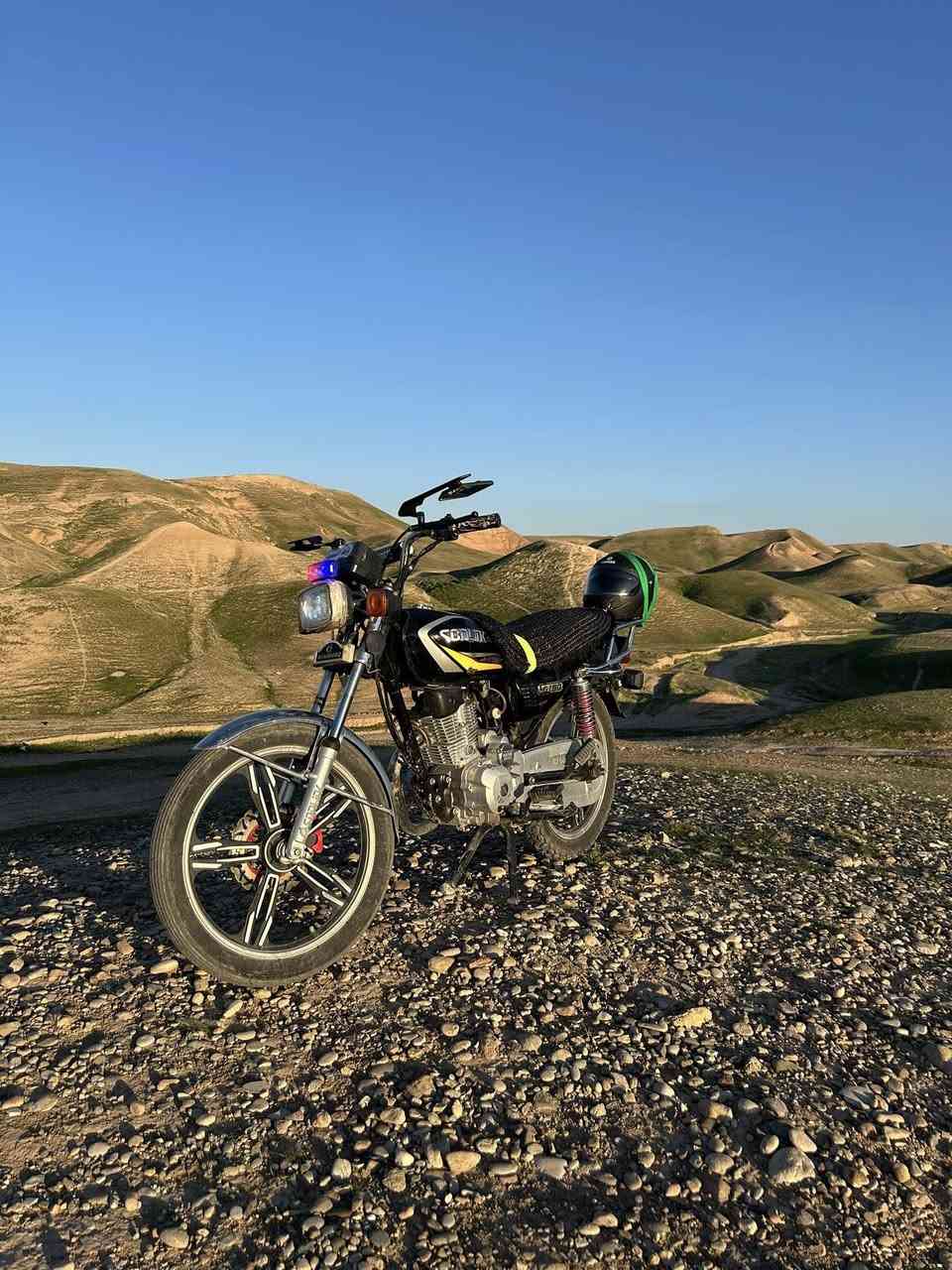 سلام عليكم ❗️.                                                               دراجه للبيع دراجه موديل 23دراجه ما متعوبه يمي اصعد للشغل وانزل 4يام يعني بل شهر استخدمه بس 4يام دراجه خير مال الله معدل وشلعه ودراجه رتبته علا إيدي  الخاص مفتوح تفضل خاص وهلابيك تعجبك ع عيني وراسي ما تعجبك هم ع عيني وراسي


**إذا كنت صاحب هذا الإعلان وتريد حذفه لأي سبب، رجاءا أرسل رسالة إلى الدعم الفني**