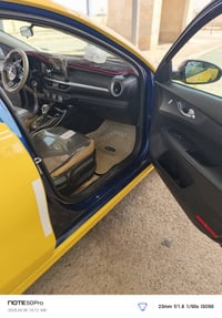 فورتي اصفر رقم بغداد موديل ٢١  سيارة جاهزة ما بيها نقص  كير اي تي  077...