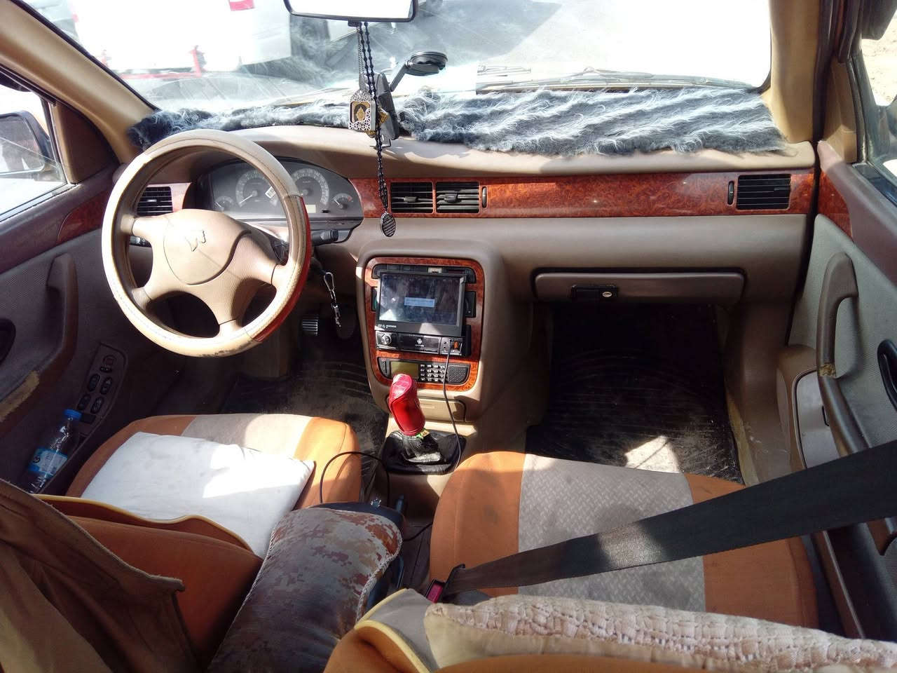 سمند ١٢ ناطق
منضومه زنون +شاشه+كامره٣٦٠
كير ومحرك خير من الله  بس اكو نضوح من جبنه الكير كلش قليل 
تايرات نص عمر 
تبريد تدفئه
كامله من كلشي شغل وكبل للشارع
موقعه بغداد العبيدي 
***********
