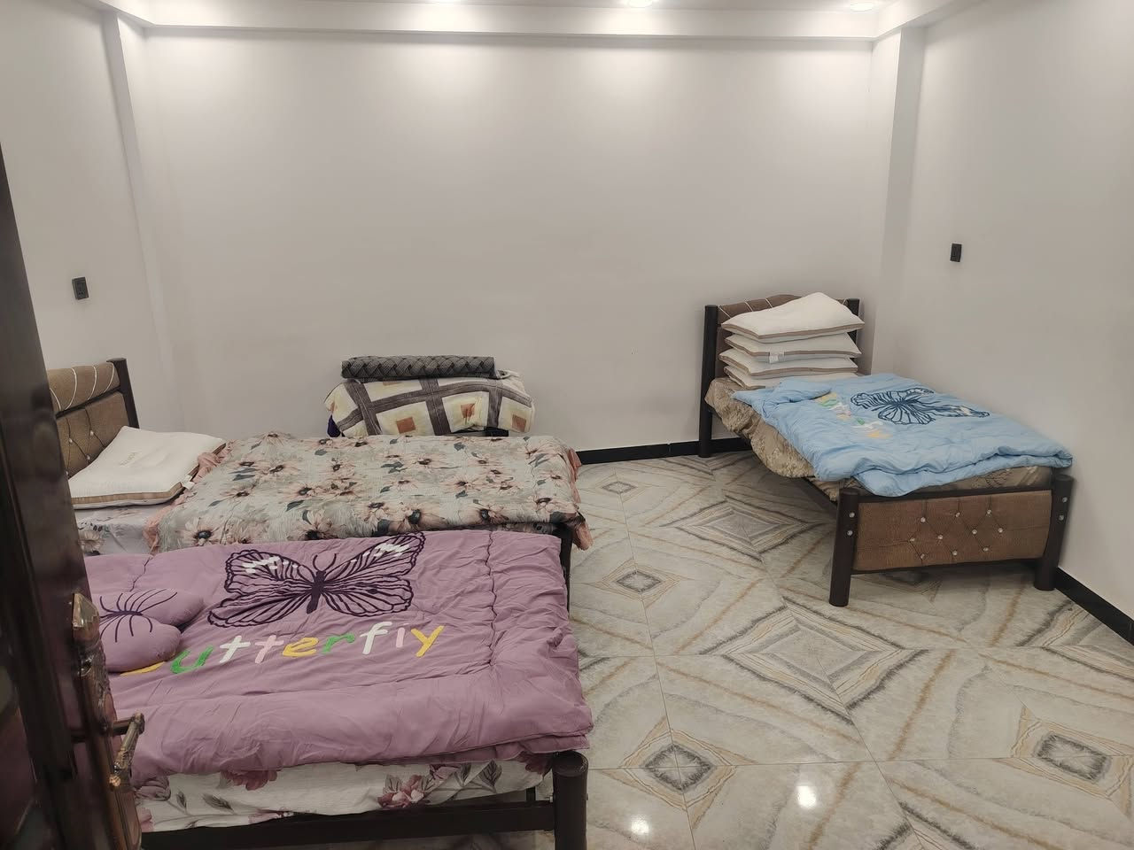 شقق للإيجار كربلاء شارع ميثم التمار قرب المجسر المشاة نظيفه وجديده ومؤثثة للاستفسار والتواصل على الرقم
*********** وكذلك وات ساب على نفس الرقم
