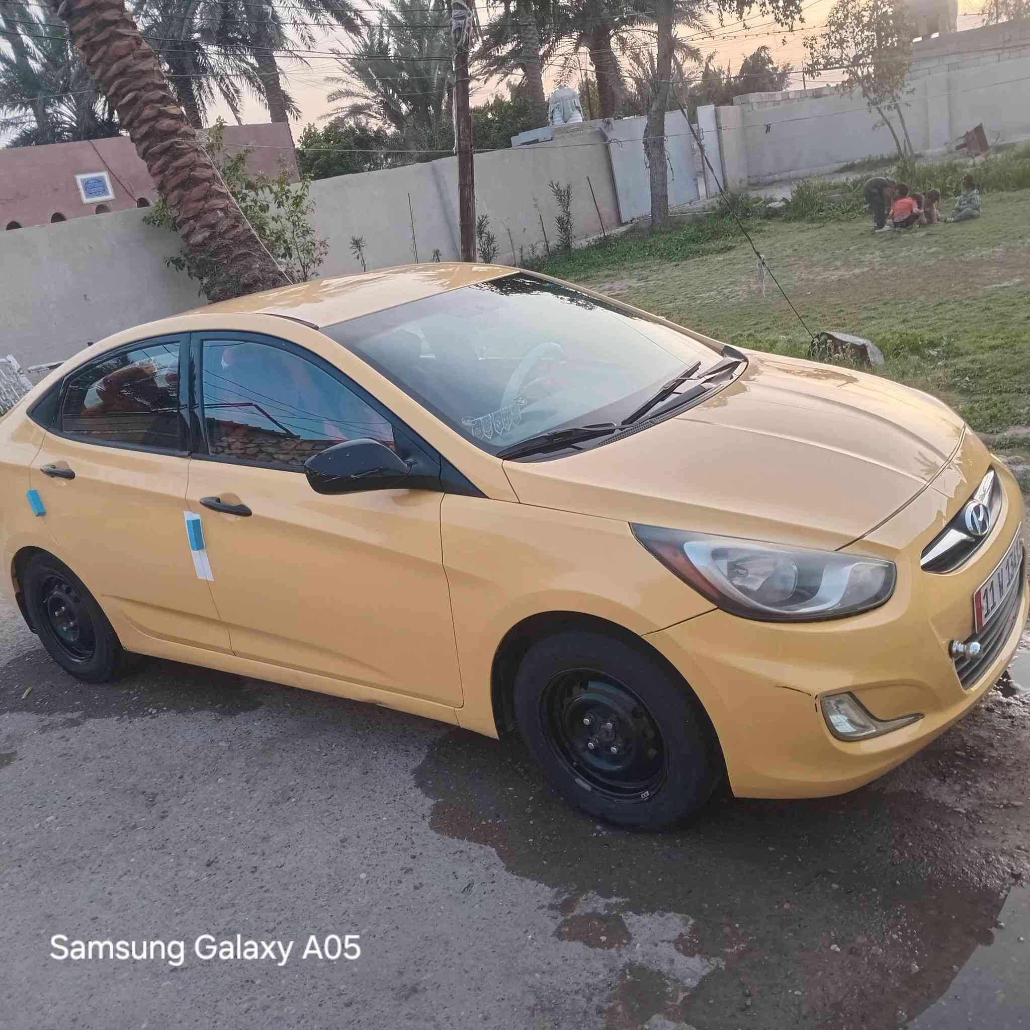 اكسنت موديل ٢٠١٢ 
وارد أمريكي حادثه جاملق أمامي بس بدون دواخل مكفوله من داخل محركه ١٦٠٠ جي تي اي 
سياره جاهزه كلش نضيفه كير محركه صدر أمامي خلفي جديد شواصي جديد بجم كبس رضيه جلد دوشمه كشنات 
رقمه بغداد بسمي مكاني بغداد 
عارضه.    ٧٩
***********
بيع او مراوس
