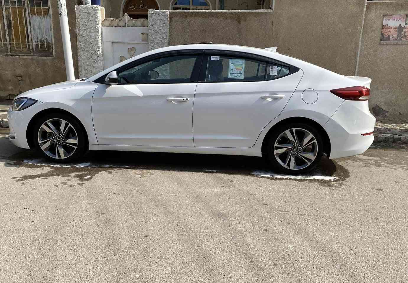 السلام عليكم النترا موديل 2018 وارد كندي حادث بنيد ونص جاملغ لون ابيض فول مواصفات مكينه 2000 ممفتوحه / بصمه ابواب/ سلايت روف فتحه / بصمه تشغيل/ شاشه بلاديه /تحكمات استيرن /كشنات تدفئه / اشاير بل مري / ويل كب/ كشنات مخمل /  ماشيه 72 ميل / وبيها بعد هواي مواصفات ممذكوره رقم اربيل تحويل مباشر /السعر 125 وبيها مجال بسيط صور السونار مرفقه /مكاني بغداد ***********
