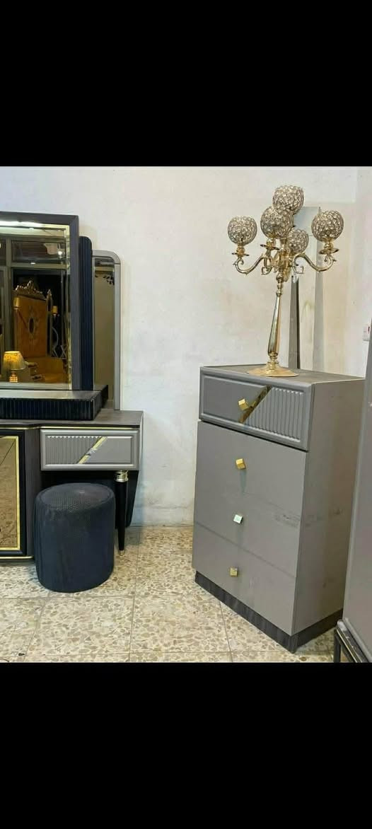 ✨ غرفة تركي ضخمه 9قطع ✨
نظام أبواب هايدروليك موديل نازك مختلف 
قماش وتر بروف الأصلي 
 ضهر بلوك
✨ نظافة 95/💯
 شد ونقل مجاني داخل بغداد
توصيل للمحافظات بأسعار رمزية


**إذا كنت صاحب هذا الإعلان وتريد حذفه لأي سبب، رجاءا أرسل رسالة إلى الدعم الفني**