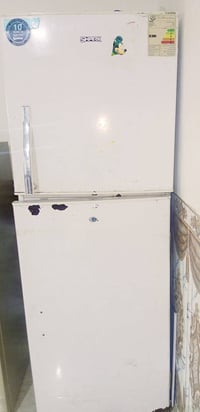 ثلاجة • للبيع