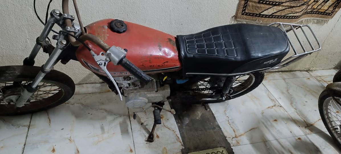 السلام عليكم دراجه ايراني ادوات للبيع عوزه ترتيب دراجه ما بيها شي شغاله سعره 250 وبيه مجال مكاني البصره 5ميل جمعيات اسكان المواني للاستفسار على الرقم ***********
