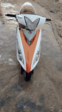 سلام عليكم شباب شباب اشتريت هاي دراجه واني ما اعرف بيهن. يشهد علي الله ما اعرف اشقلهه. اريد ابيعه  كوم حديد ب١٠٠ رايدهه قفل  دراجه صارلهه سنه متروكه  ليريدهن هاذه رقمي ***********
