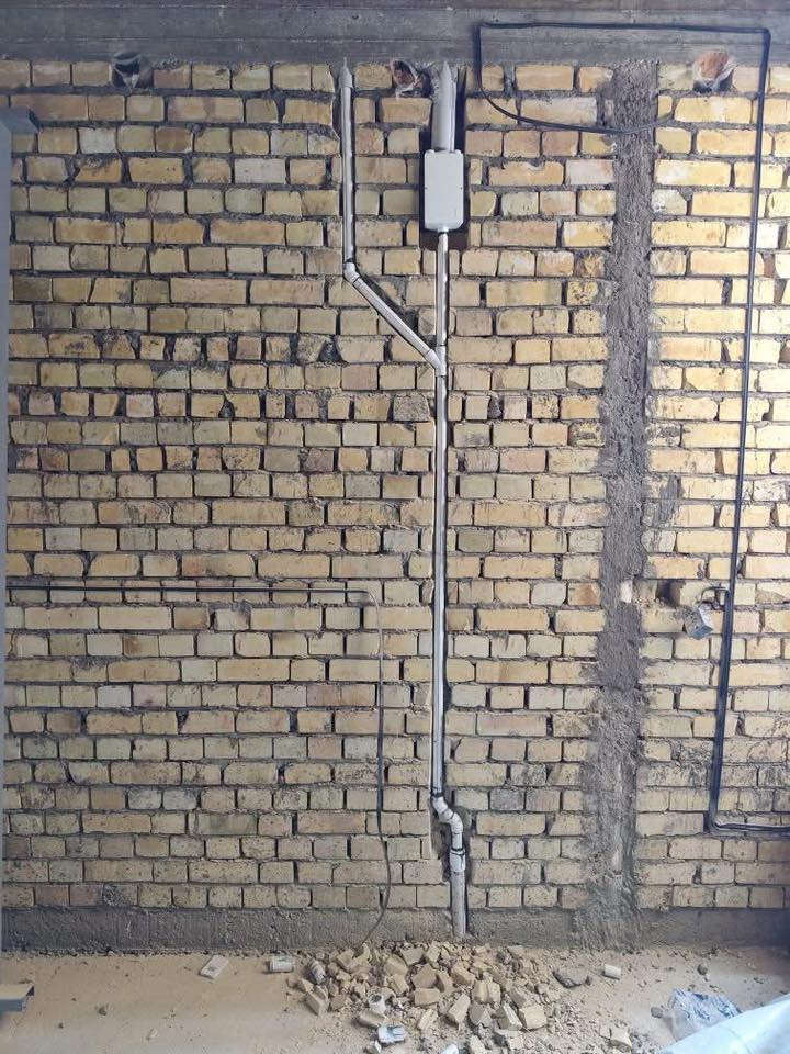 بسم الله الرحمن الرحيم 
سلام عليكم مشتمل للبيع الموقع البلديات شارع الكنيسة المساحة ٧٠ متر الواجهة ٥ النزال ١٤ الشغل كلة هندسي درجة اولى كهرباء بواري و النقاط كلها اصلية ضمان ارتفاع البيت ٣٤٠ طابق اول الثاني ٣٣٠ كلة سقوف ثانوية ركم  ثلاث غرف نوم اربع حمامات واصل المرحلة التشطيب يعني باقيلك و اجهة و ارضية للتواصل و الاستفسار حيدر ابو حسن 
‭٠٧٧١ ٦٠٤ ٦٣٣٠‬
