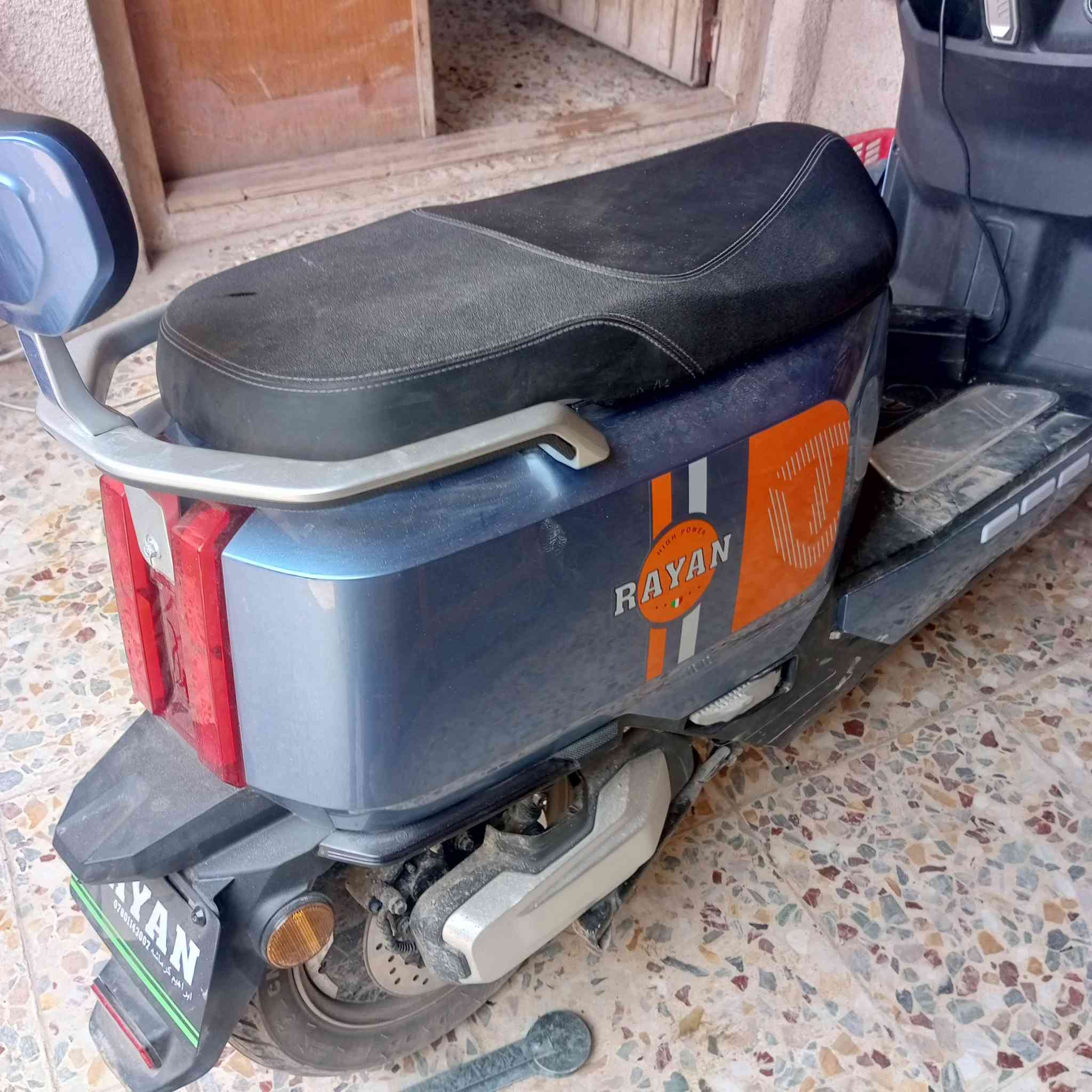 سلام عليكم دراجه شحن لبيع دراجه ريان 6 باتريات ونضيفه صارلي شهرين من اخذتهه صارت علية بمليون وستمية بل اقصاد اريد ابيعهه سعر الدراجه 950 قفل الي يريد يتواصل ***********
