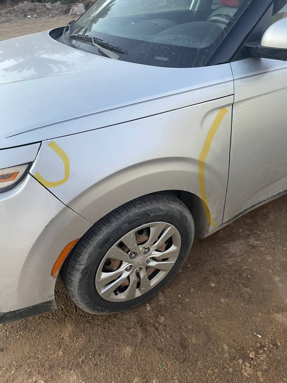 السلام عليكم كيا صول حادثها فقط بارد موضح بصور موديل 20 رقم اربيل تريد تحويل او وكاله محرك 2000 مواصفاته تحكم ستيرن مرايات شفط شاشه كبيرة كامره السياره مال بيت مكاني بابل  لاستفسار. ‭0771 875 3149‬
