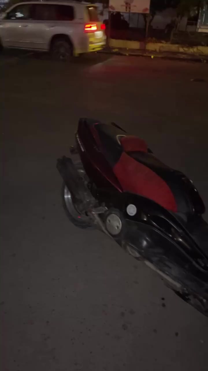 تي ماكس مكينه مفتووحه امجفت بيهه اكرنك فقط مكينه اتخبل دراجه حلوه اروح بيهه بس للشغل اوارجع موديل 2007 
السعر مليونين اوبيهه مجال للطيبين المكان بغداد البلديات 
*********** أو ***********
