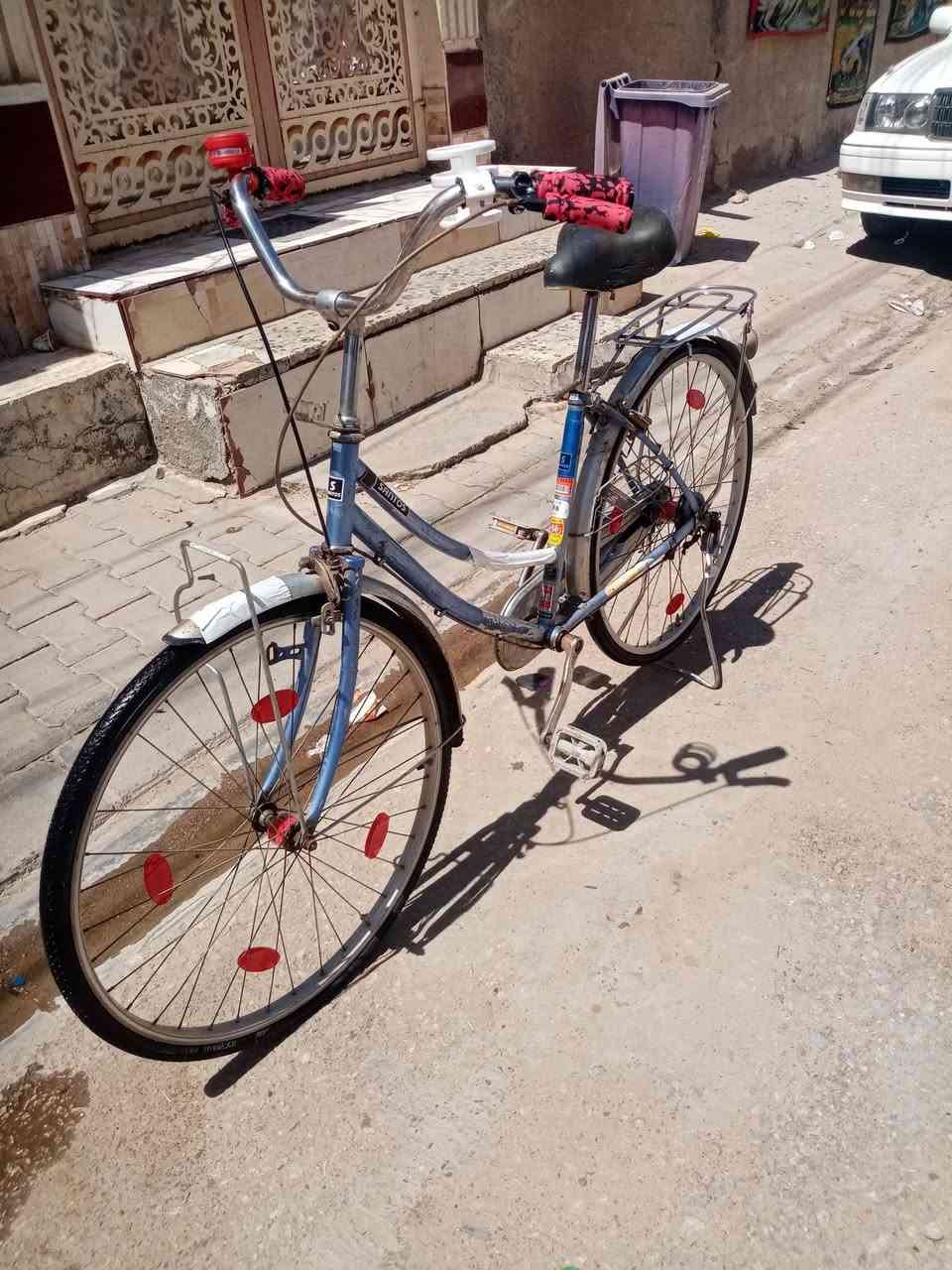 السلام عليكم بايسكل للبيع مكانه بالنجف سعر 75 وبي مجال ***********
