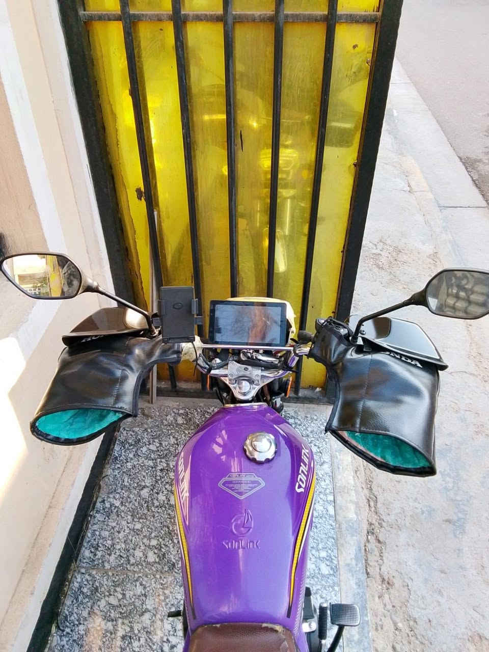 سلام عليكم
للبيع دراجة سونلك ايراني 
موديل ٢٠٢٤
نضام بصمة
وسلف 
وهندر 
أوراقهة موجود 3 اوراق منفيس ومال معرض ومال الدراجة الكارتونية و الكتلوك 
الدراجة نضيفة ومرتبة وعلة ايدي 
لونهة بنفسجي مميز ابو اللمعة
خير من الله الدراجة مكفولة من كلشي لا نضوح ولا تبخير ولا دخان ولا اول ولا تالي جيب وياك فيتر و افحص مكاني بغداد الغزالية وهذا رقمي وبي واتساب *********** اي شي تواصل وياي سعرهة 900 وبيهة مجال
