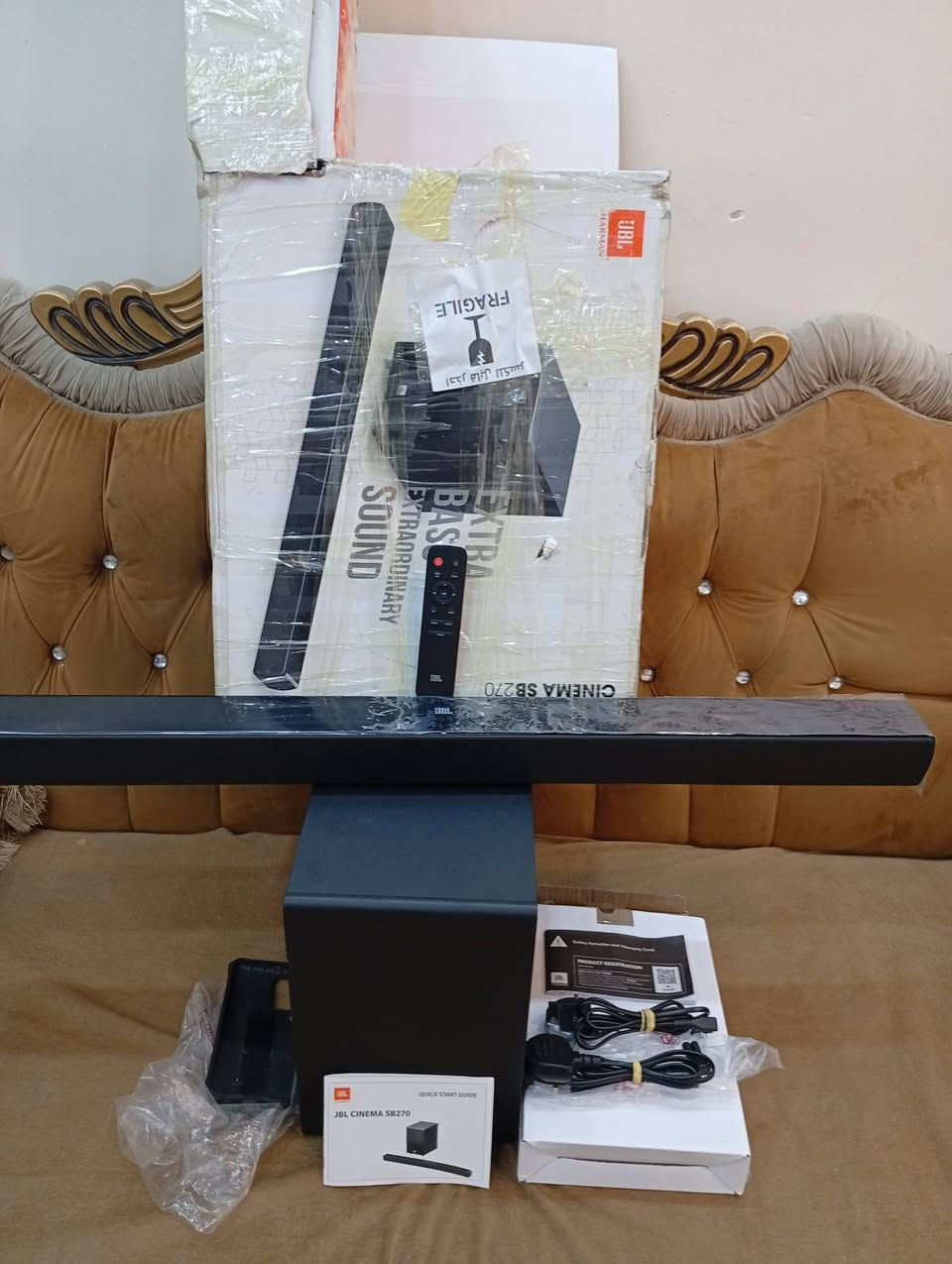 ساوند بار ماركة جي بي ال جديد  لوك بعدة سعرة 150الف يوجد توصيل  صوت  220واط.  صوت روعة


**إذا كنت صاحب هذا الإعلان وتريد حذفه لأي سبب، رجاءا أرسل رسالة إلى الدعم الفني**