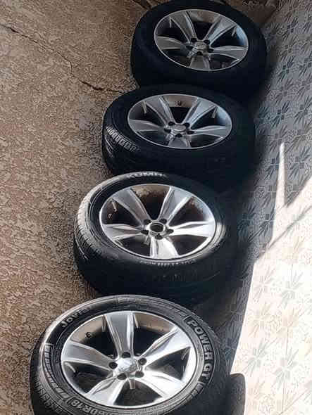 ويالة sxtالاصليات هنة وتايراتهن وحساسات الاصلية لاتصليح لاعواج كلش نضيفات ماعدى واحد بي زنجار بضهرة مصورة موجود بالصور مكان ديوانية السعر ٤٥٠ ***********
