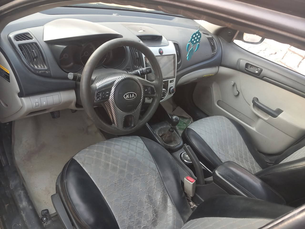 السلام عليكم
فورتي ٢٠١٣ سيارة جاهزة 
مكينه كير حداديه جاهزات 
مكينه ٢٠٠٠ رقم انكليزي بسمي السياره كير عادي. السعر ٧٨
الرقم:    ***********
