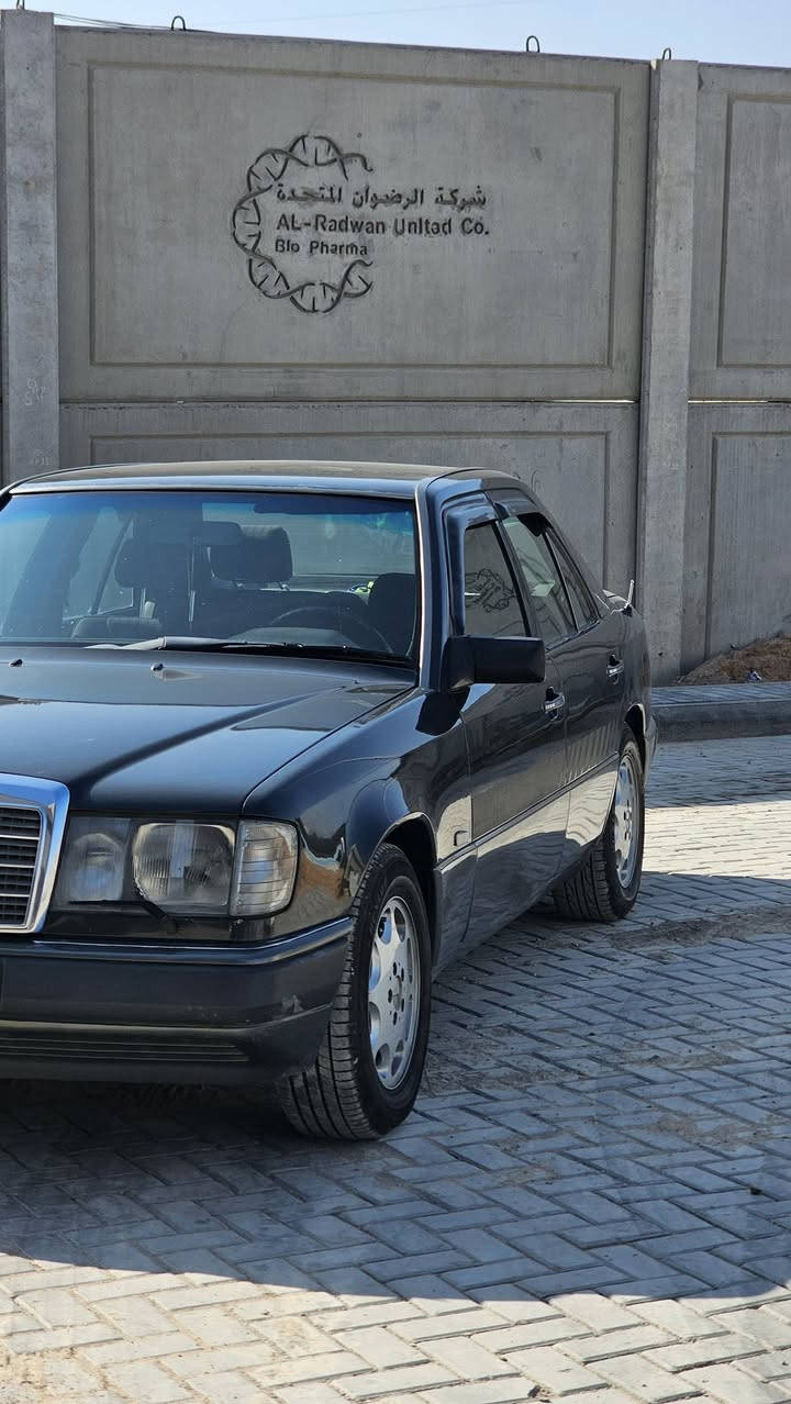 مرسيدس دب E300 موديل١٩٩١ سياره جاهزه مناقصها شي محرك كير بلاد محرك بيبي شبح تابوت مكاني بغداد للبيع او مراوس سعر 85 
***********واتساب
