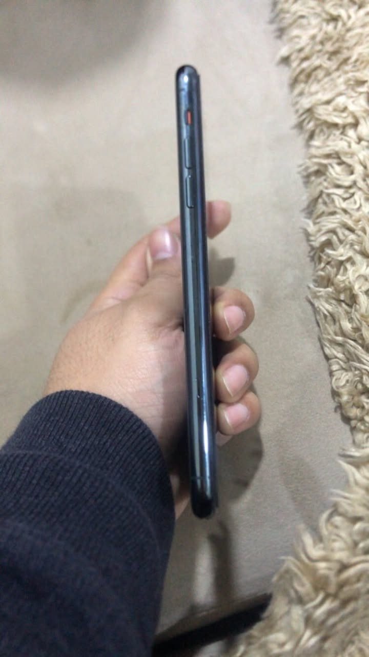 موصل / ايسر
لون الجهاز زيتوني 
بطاريه 96
التخزين 256
دبل سيم 
الجهاز مامفتوح شرط مابيه شخطه 
كلشي وكاله شرط كله اصلي 
وياه شاحن كامل 
رجاء الجاد يجي والشراي 
السعر 470 وبي مجال للشراي 
رقم الواتساب (***********)
