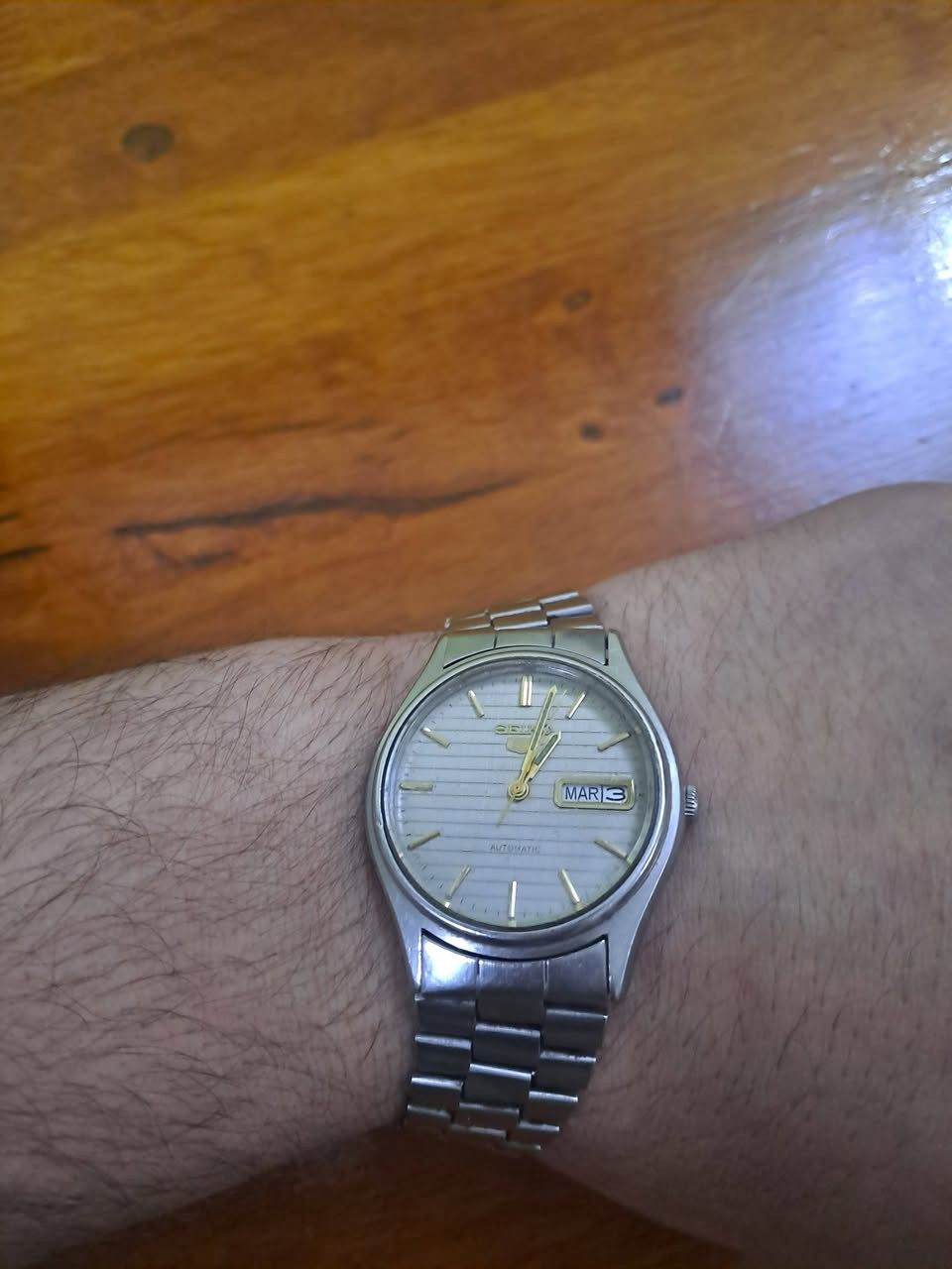 السلام عليكم
ساعة سايكو SEIKO 5اوتو بحالة جيدة
نضيفة شغالة


**إذا كنت صاحب هذا الإعلان وتريد حذفه لأي سبب، رجاءا أرسل رسالة إلى الدعم الفني**