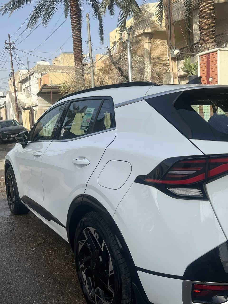 السلام عليكم للبيع
كيا سبورتج موديل2024gtlineفول 

السعر 238بيها مجال

مكفوله كفاله كير محرك بس جهة الصدر الباب بي ضربه مثل مموضح ب الصوره سونار 

ماشية17500كم فقط السيارة جديدة 

فول مواصفات 1/1

كشنات تدفئة تبريد

ستيرن تدفئة

سعة المحرك 2.0L

مرتبط بناقل حركة أوت إف و 6 نمر

حساسات أمامي

حساسات خلفية

لايت زينون + LED

كشافات 

بك لايت LED

حجم الاطار 235/50R19

ويل كب 

4 دسك

اريل نفكيتر 

مفتاح التشغيل بصمة

تشغيل عن بعد 

فتح الصندوق كهرباء 

دشبول شاشة 

شاشة Apple Car play

كاميرا دوارة 

حركة المقاعد الأمامية كهرباء 

مثبت السرعة Cruise

المودات والأوامر الصوتية

أوضاع القيادة  Drive Mode

فحص أنظمة السيارة 

حساسات ضغط اطارات 

مقود جلد حياكة 

شفتات مقود

قطعتين تبريد

هاند بريك كهرباء 

ا Auto Hold   أوتو هولد

نظام مانع الانزلاق

نظام نزول المنحدرات 

اشارة في المرايا الجانبية

مخرج منفذ الطاقة

ا  Bluetooth 

شاحن هاتف Wireless 

مكاني بغداد بغداد الجديده 

***********
