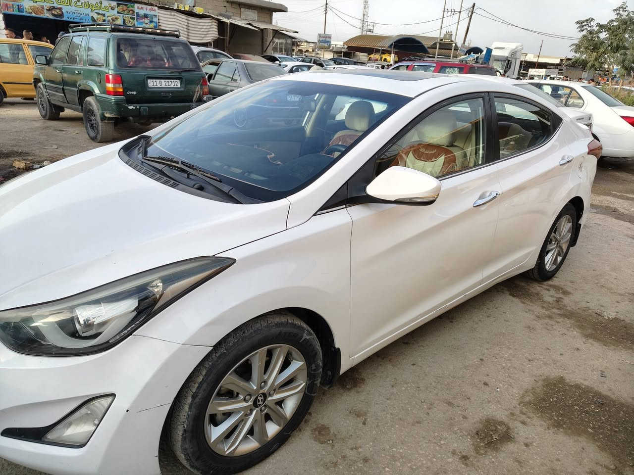 سيارة هيونداي النترا موديل 2016 رقم كربلاء الرقم الجديد بأسمي السيارة فول فتحة إشارة بالمري شاشة و كاميرا تخم تاير جديد محرك 1800 السيارة ماشيه 138 الف بيها باب مبدل الصدر  ومصبوغ وباب الخلفي مصبوغ وجاملغ الامامي بارد
 السعر 128 وبيها مجال رقم الهاتف ***********
