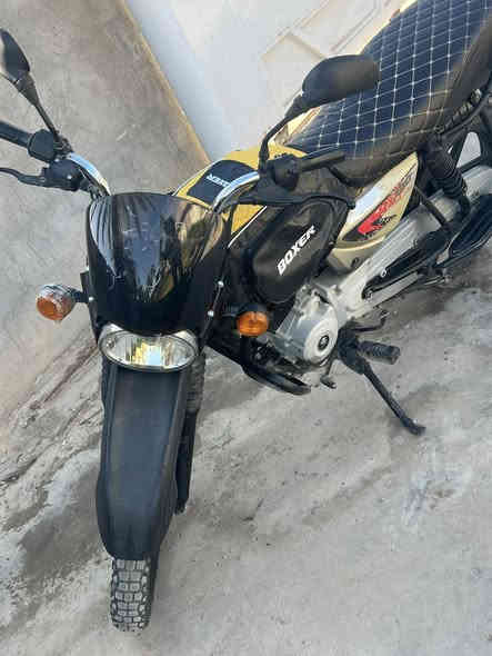 سلام عليكم بوكسر ٢٠ للبيع مرقم كامل دراجة نضيفة سعر مليون و ٦٠٠ رقمي. ***********
