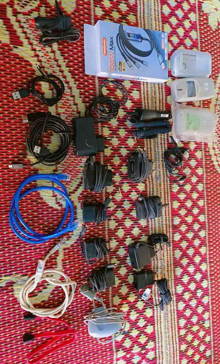 شاحنات منوعه وكيبلات متنوعه وكفرات نوكيا التواصل/*********** كربلاء, العراق
