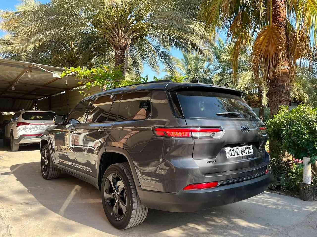 السلام عليكم
جيب بلاك ادشن
2023
رقم بغداد بسمي
ماشيه 33 الف 
حادثه طخه بل جاملغ لايسر فقط
بدون ايرباك بدون دواخل
السعر 335 
مكاني واسط الصويره
***********
