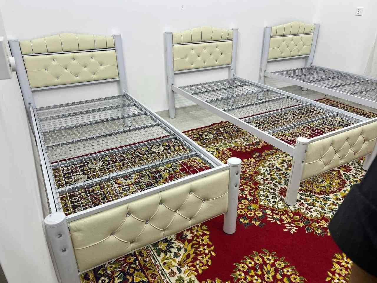 معرض صلاح آلدين للأثاث المنزلي للجمله والمفرد 
وصول سرير حديد اصلي ثقيل 
قياس 200x90 يتحمل أوزان ثقيله. بسعر جمله 
متوفر ابيض كريمي رصاصي جوزي 
***********
العنوان تكريت الزهور مقابل كليه تربيه البنآت مجاور تانكي المآء قرب غصن الزيتون
