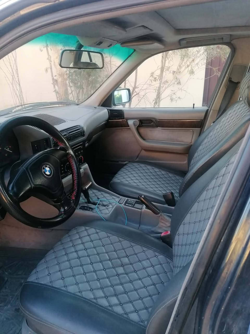 سلاو ، بە ئیزنی ئەدمین
بی ام مودیل 1994 525 ، مکینە کەبس دیجیتاڵ 
ئوتوماتیک 
اسلاید 
دەبل ئیرباک
کوشن هیتەر 
بدون لیدراو
سەنەوی بە ناوی خۆمە تا 2025 
***********
