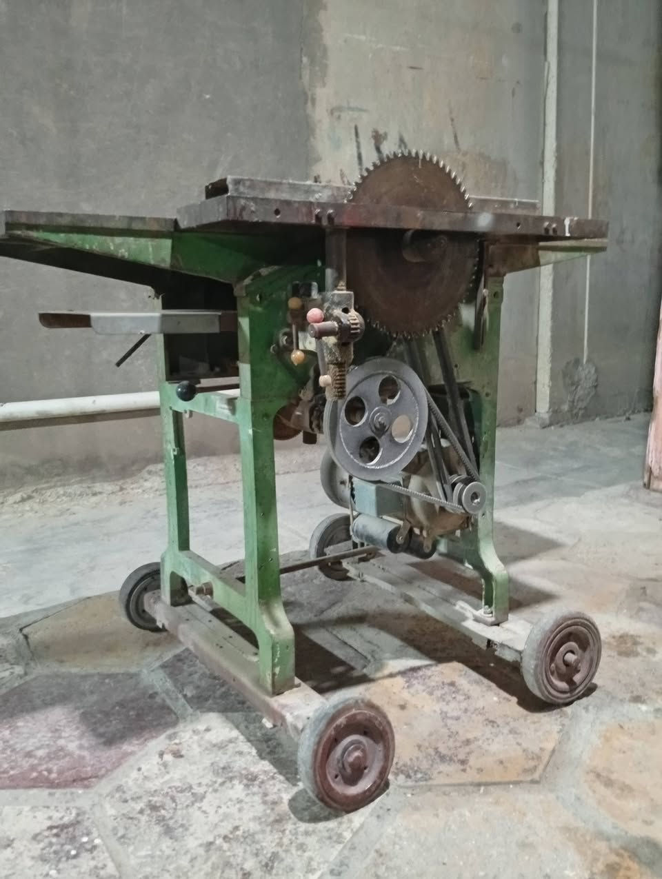 سلام عليكم مكينه تشريح ودبل مكان كربلاء السعر 600الف وبيها مجال
***********
