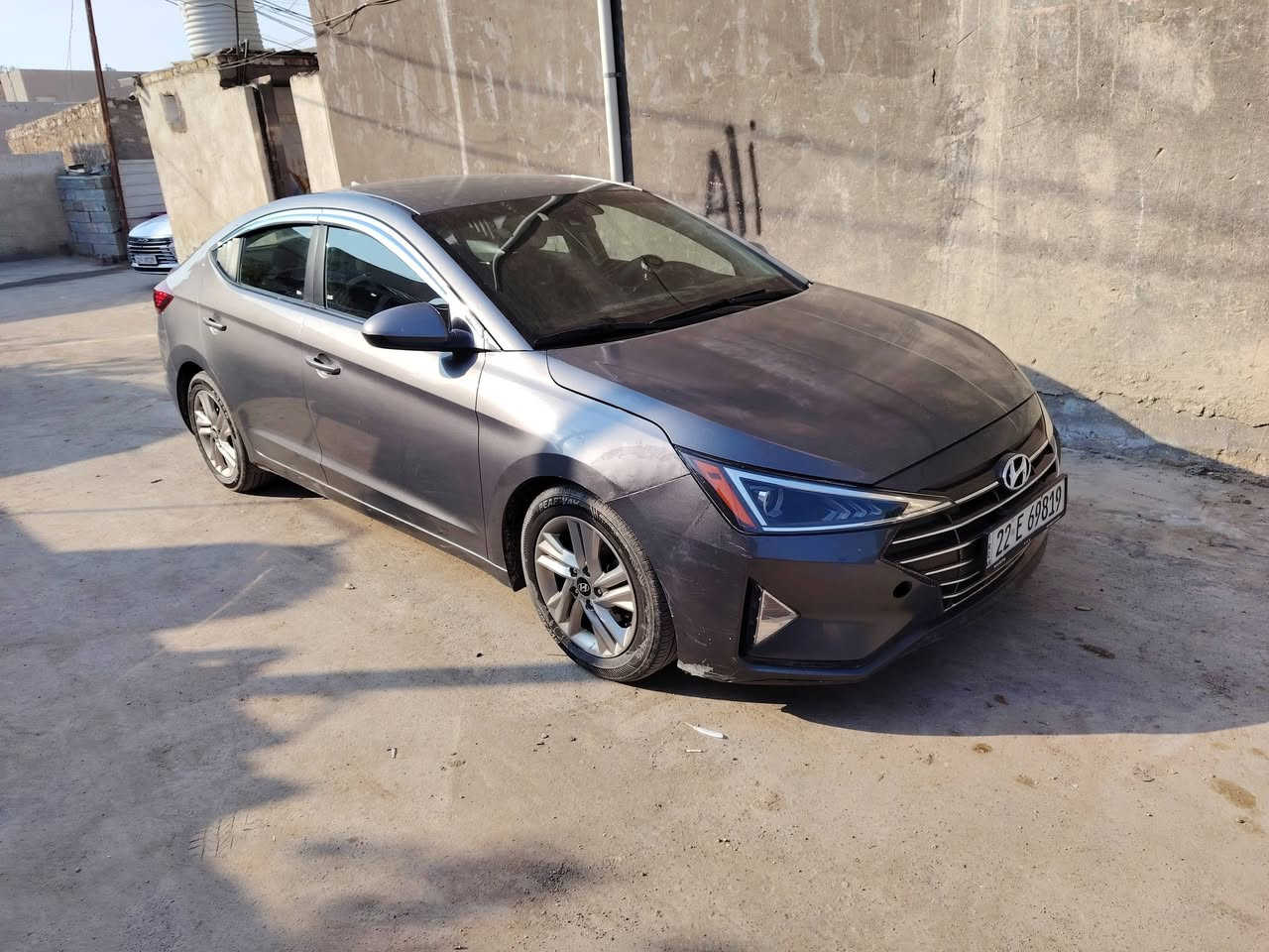 السلام عليكم الانترا ٢٠١٩ بدون حادث ليبل واحد السياره جاهزه سعر١٢٥ وبيها مجال
***********
